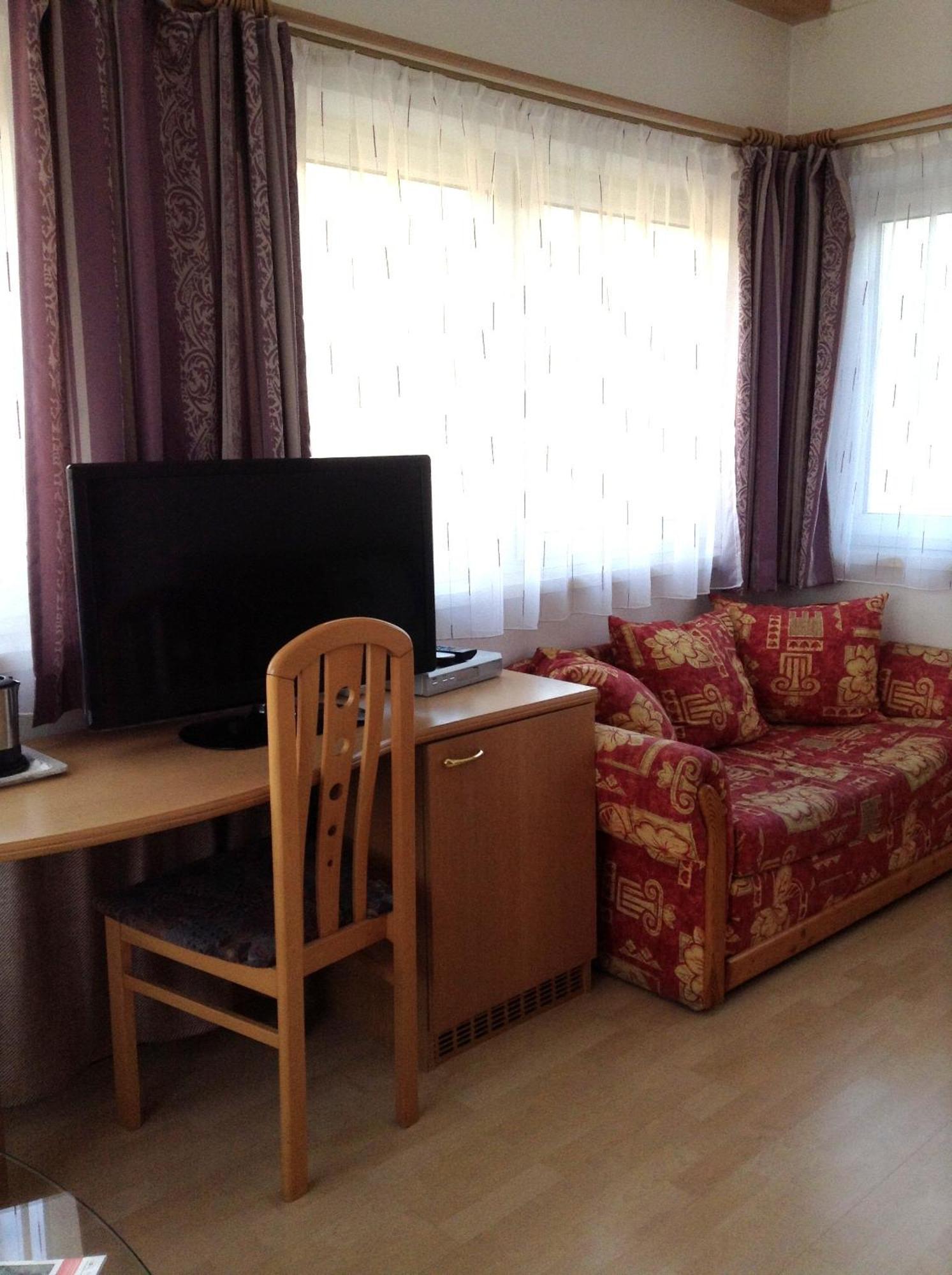 Pension Feiken Apartment Wesenufer ภายนอก รูปภาพ